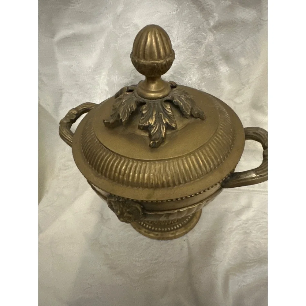 Antique Brass Lion Head Urn With Lid‎ & Handles